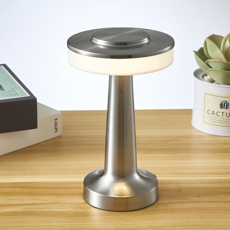 Kleine draadloze paddestoelvormige bedlamp