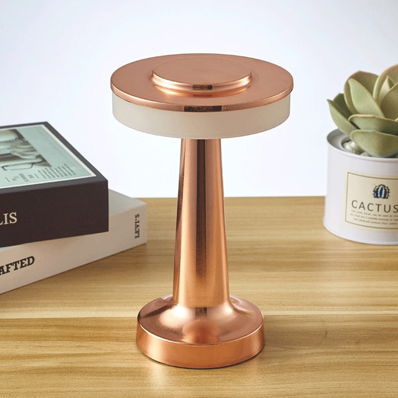 Kleine draadloze paddestoelvormige bedlamp